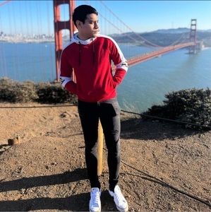 Meet your Posher, Brandon moises